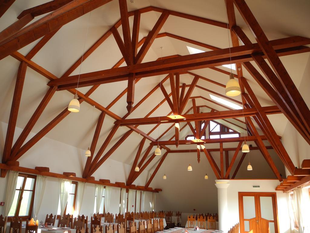 Bonanza Pensiune & Restaurant Mera Экстерьер фото